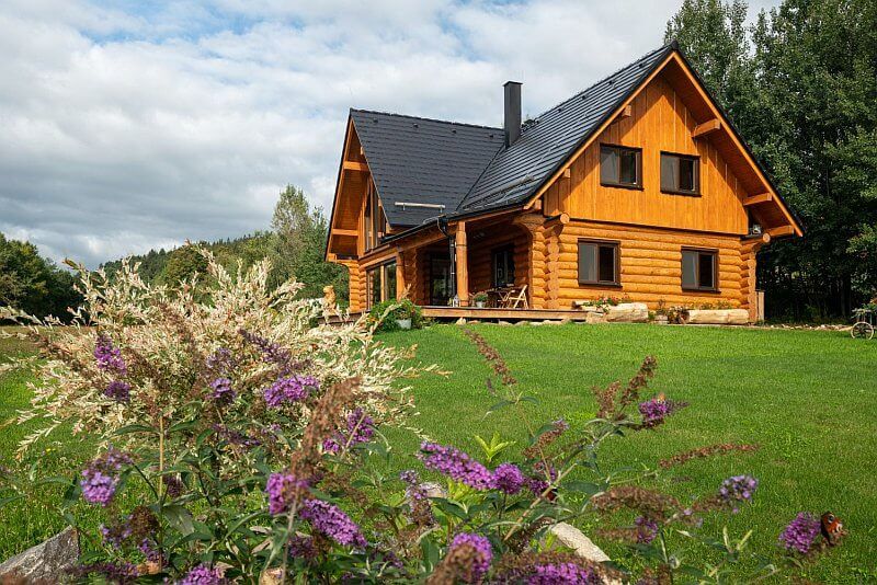 moderni-srub-zahrada