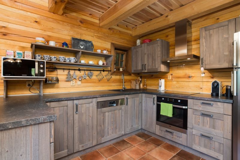 SrubyRoubenky-kuchyn-v-drevostavbe-9