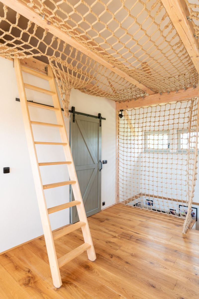 DrevoaStavby.cz | Poloroubenka v CHKO Kokoř&iacute;nsko spac&iacute; patro