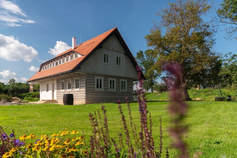 DrevoaStavby.cz | Poloroubenka v CHKO Kokoř&iacute;nsko