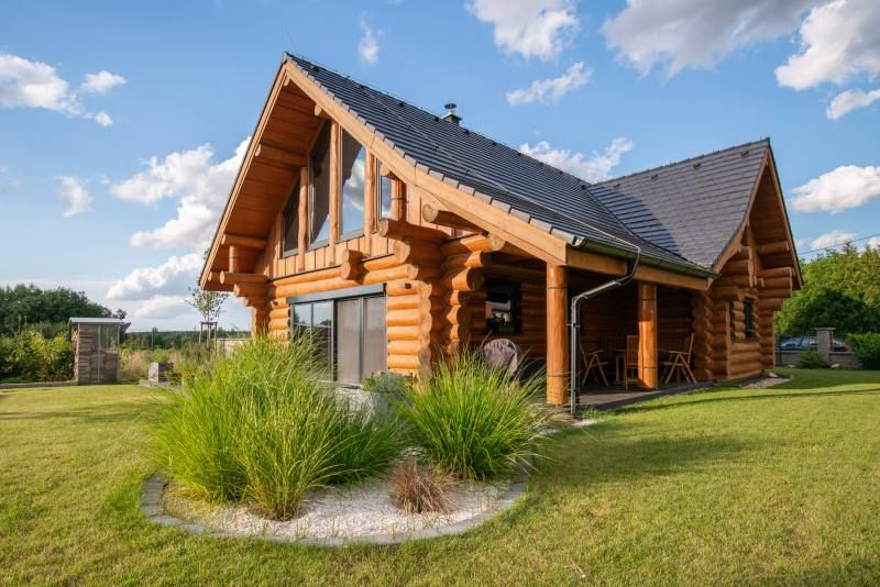 DrevoaStavby.cz | Srub v modern&iacute;m kab&aacute;tu