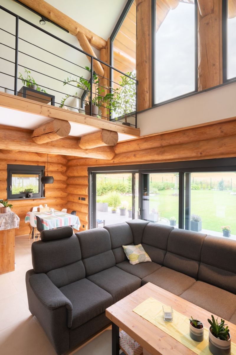 DrevoaStavby.cz | Interi&eacute;r srubu - j&iacute;delna