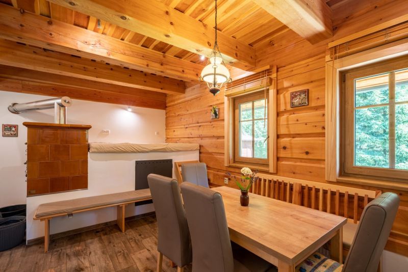 DrevoaStavby.cz | Krkonošská poloroubenka z cedrového dřeva DrevoaStavby.cz | Krkonošská poloroubenka z cedrového dřeva