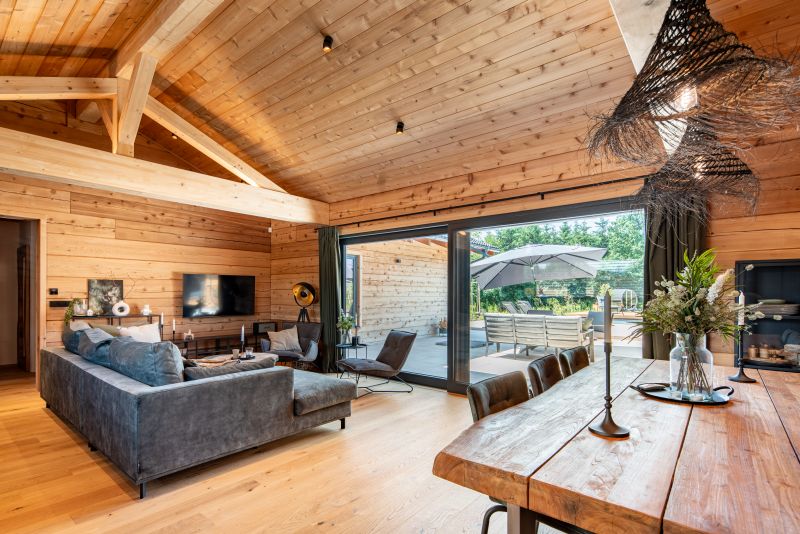 DrevoaStavby.cz Cedrová roubenka Jana Kollera DrevoaStavby.cz Cedrová roubenka Jana Kollera