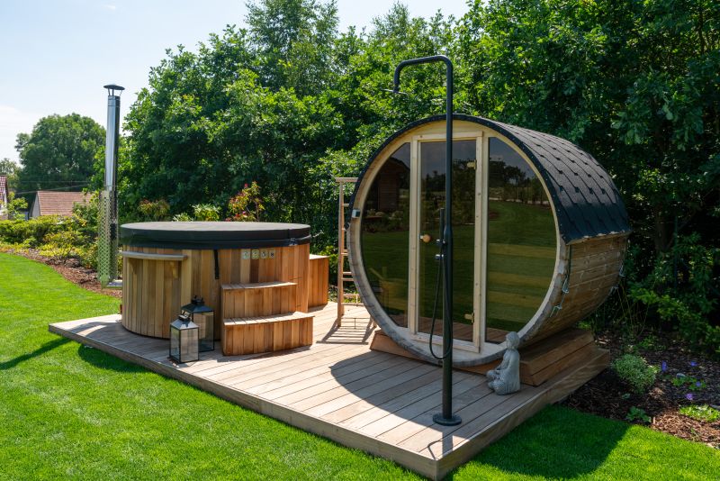 DrevoaStavby.cz Cedrová roubenka Jana Kollera DrevoaStavby.cz Cedrová roubenka Jana Kollera