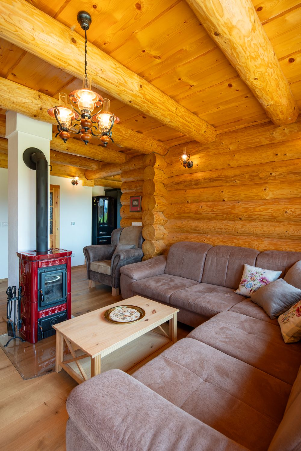 DrevoaStavby.cz Atypicky srub u přehrady Liptovská Mara DrevoaStavby.cz Atypicky srub u přehrady Liptovská Mara