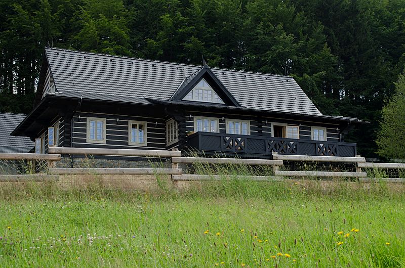 masivni-srub-Beskydy-cela-roubenka