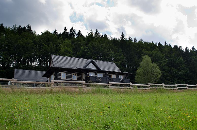 masivni-srub-Beskydy-pozemek
