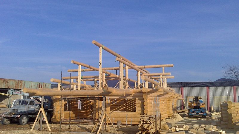 7-Dokončený skelet s vlašským krovem připravený na montáž