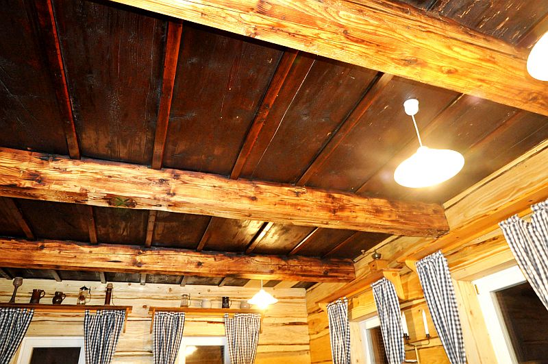 roubenka - detail stropu 4