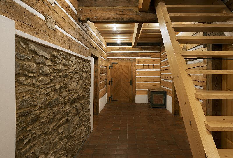 rekonstrukce-roubenka-zdarske-chodba