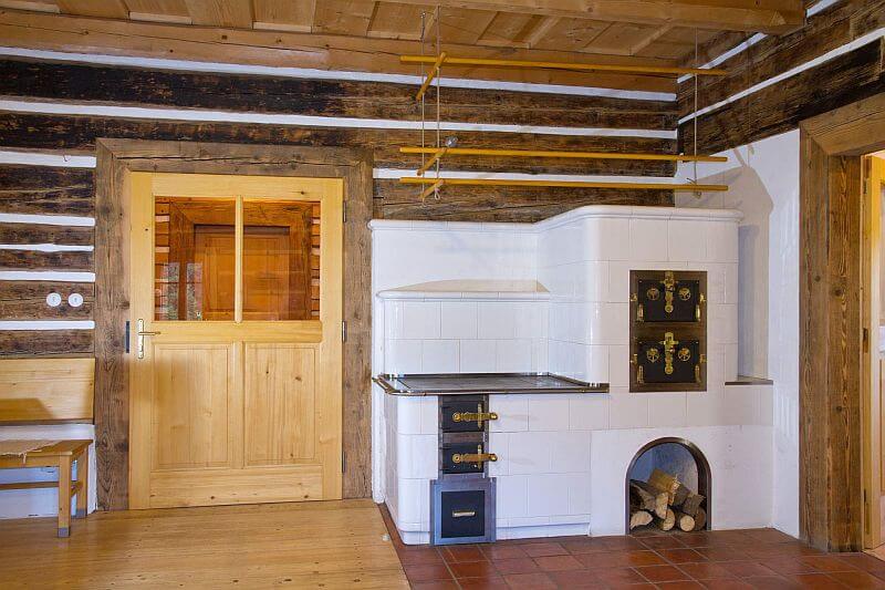 rekonstrukce-roubenka-zdarske-pec