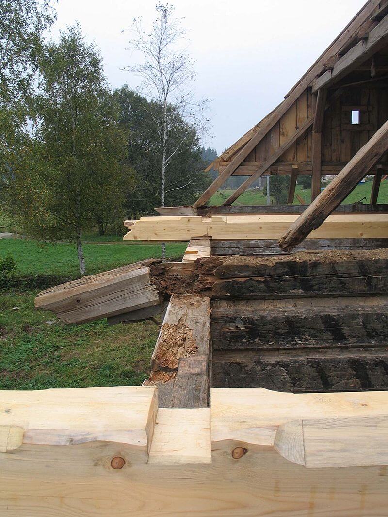 rekonstrukce-roubenka-zdarske-schnile-tramy