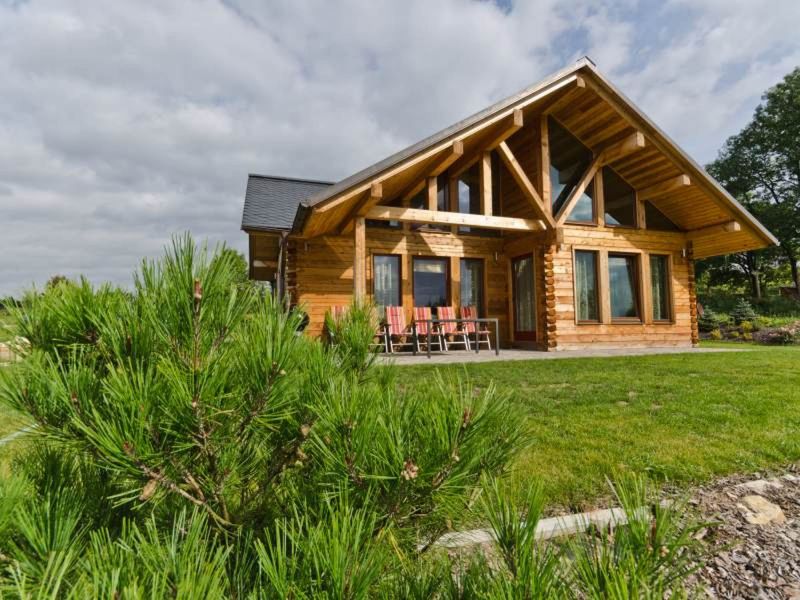 drevostavba-z-cedru-detail-konstrukce-domu