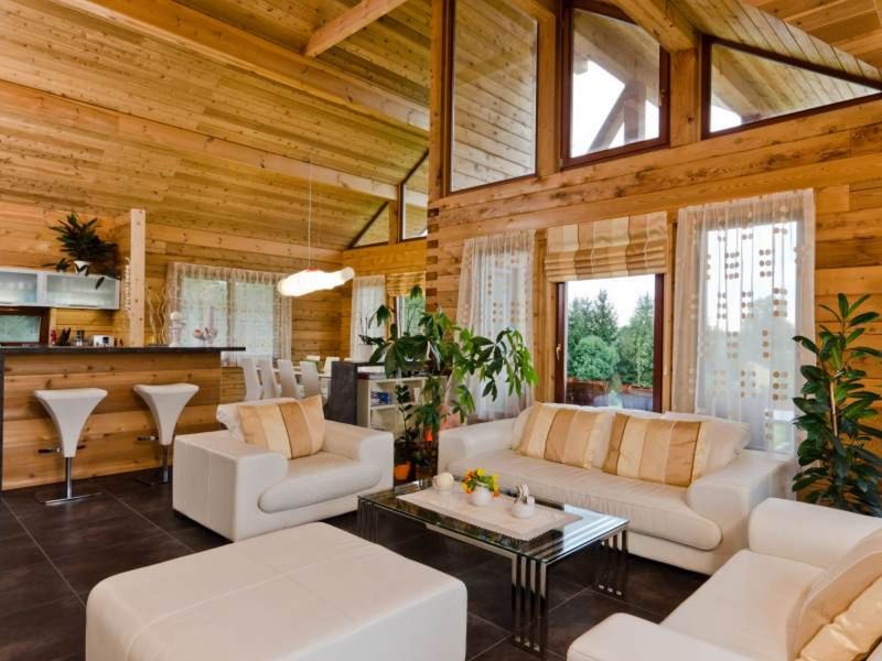 drevostavba-z-cedru-obytny-prostor