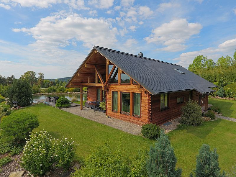 drevostavba-z-cedru-zadni-cast-domu