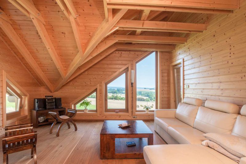 masivni-drevostavba-podkrovi