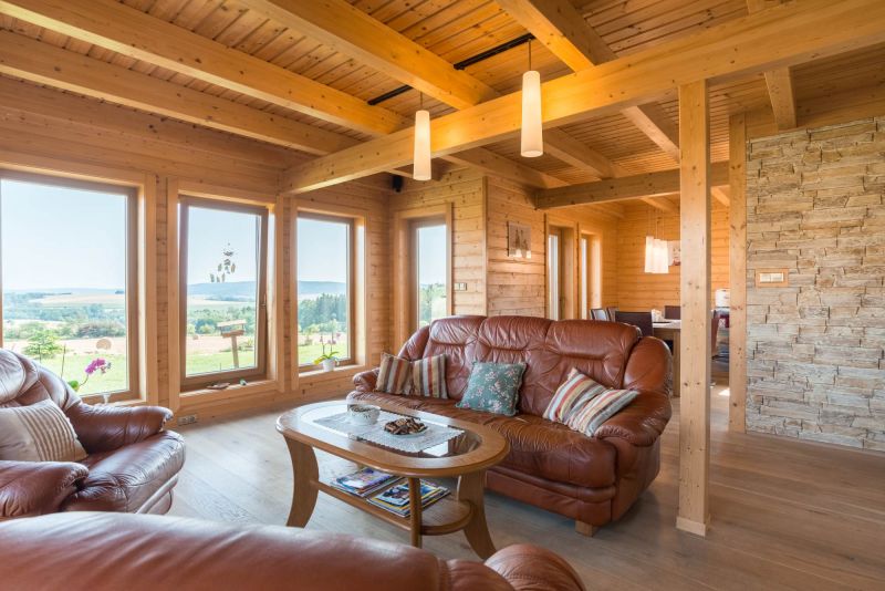 masivni-drevostavba-sedacka