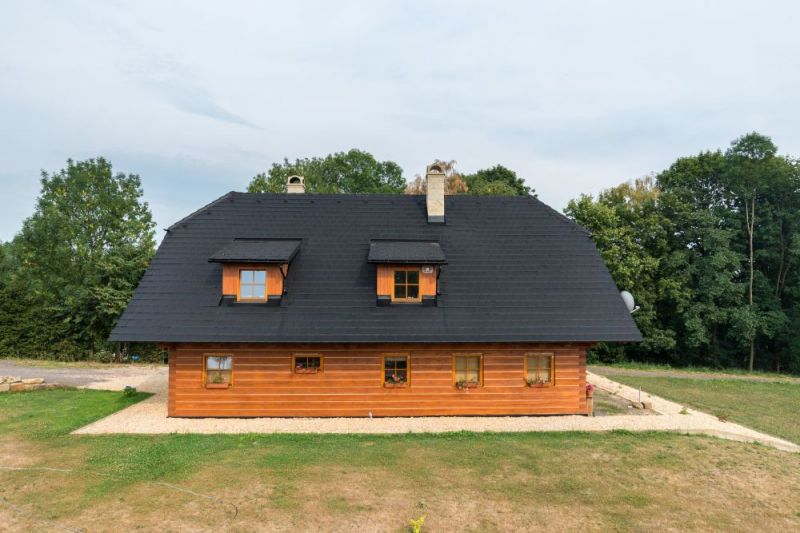 lesnikova-roubenka-strecha