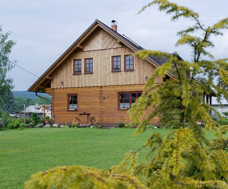 masivni-drevena-roubenka