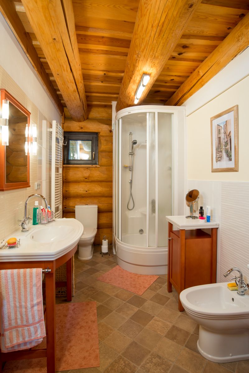 DrevoaStavby-srubovy-ranc-interier-koupelna