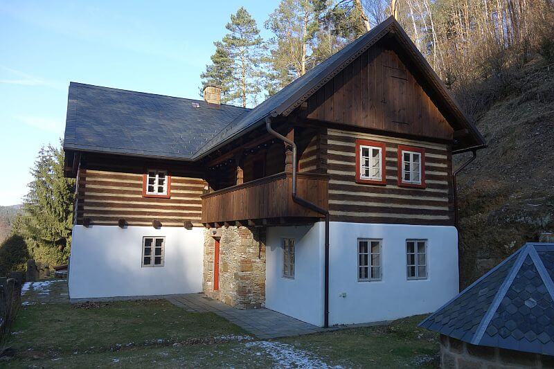 rekonstrukce-kokorinske-roubenky-hotova-roubenka