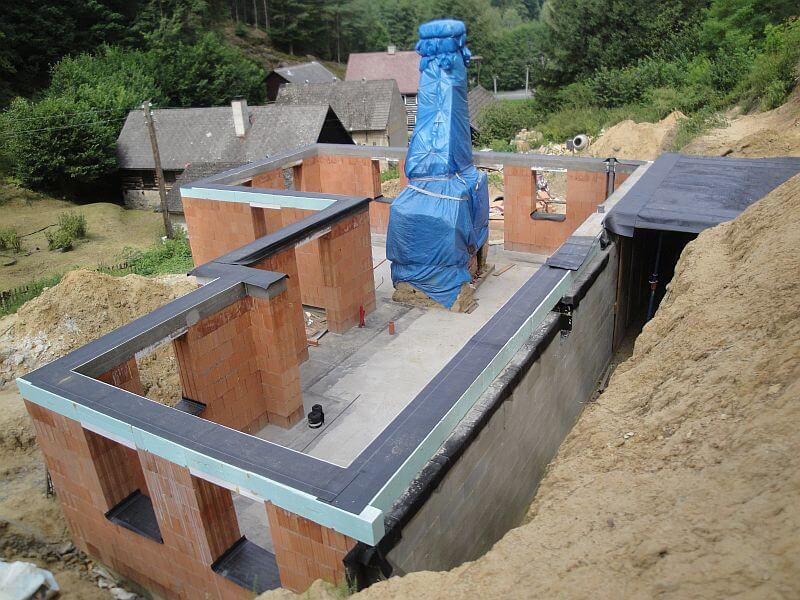 rekonstrukce-kokorinske-roubenky-zaklady-stavby-1