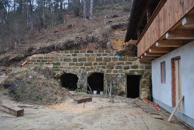 rekonstrukce-kokorinske-roubenky-zaklady-stavby-3