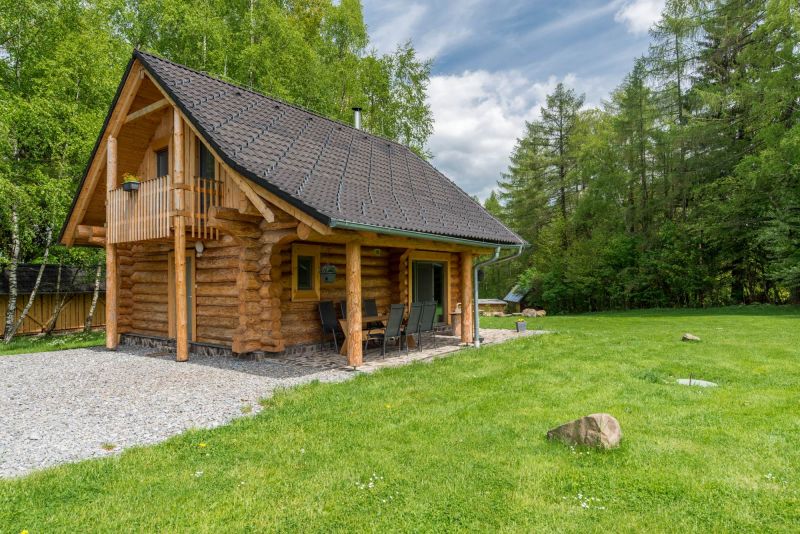 srub-s-kovovymi-doplnky-2