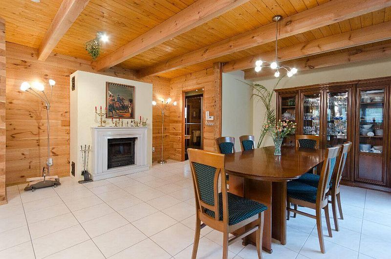 cedrovy-bungalov-navsteva-jidelna