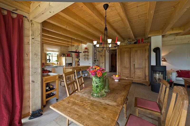 Fullwood-drevostavba-Nemecko-jidelni-stul