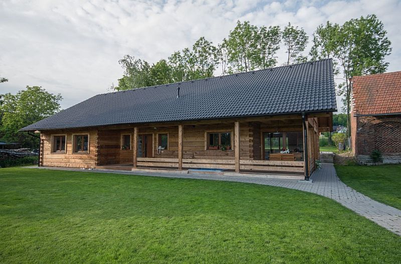 moderni-cedrova-roubenka-zepredu