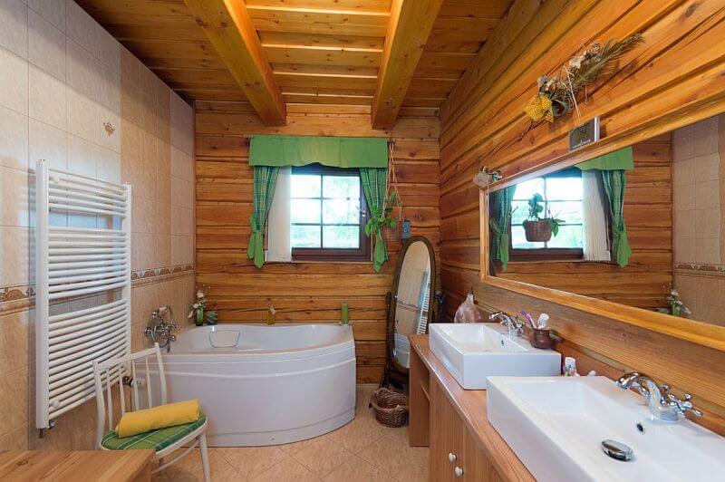 roubenka-na-mokradni-louce-koupelna