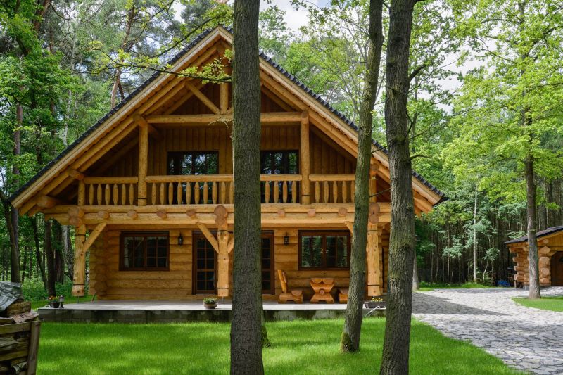 srub-uprostred-lesa-2