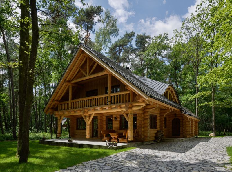 srub-uprostred-lesa-4