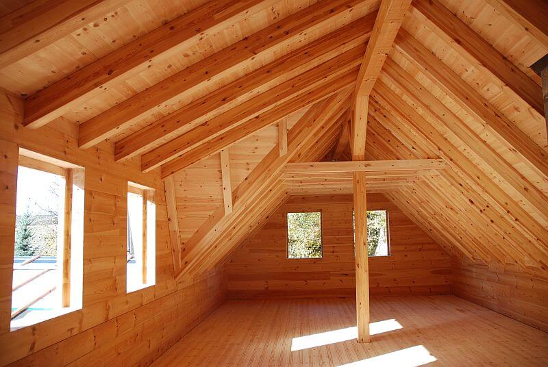 navsteva-roubeny-dum-tramy-interier-podkrovi