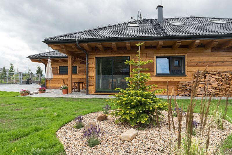 roubenka-z-cedru-cast-domu