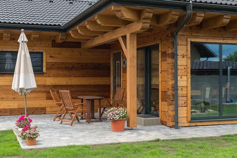 roubenka-z-cedru-relax-na-terase