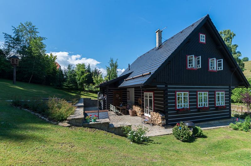 DrevoaStavby-roubenka-Hukvaldy-3