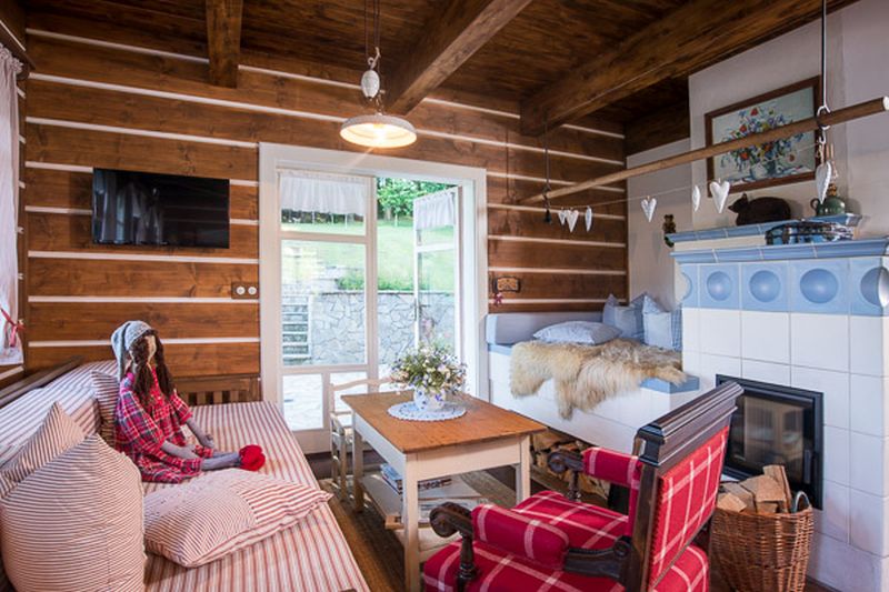 DrevoaStavby-roubenka-Hukvaldy-interier