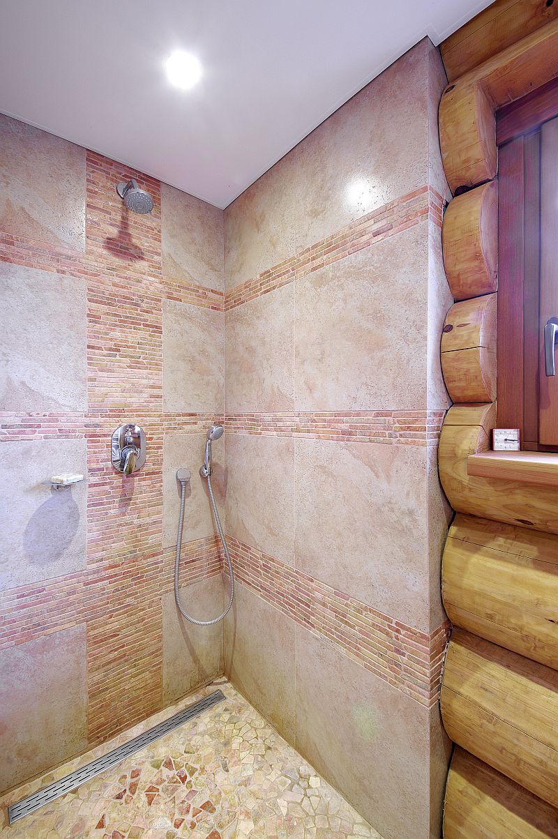 prizemni-srub-z-kulatiny-koupelna