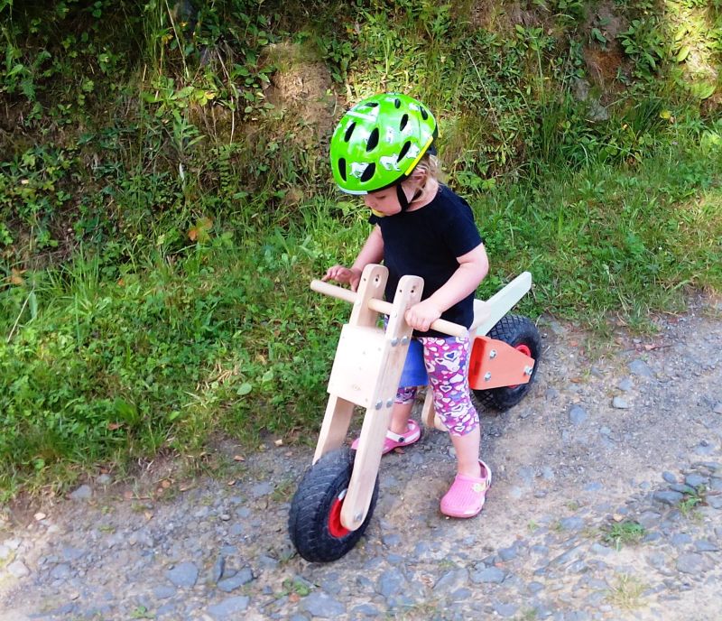 DrevoaStavby.cz | Jak si doma vyrobit dřevěné odrážedlo pro děti DrevoaStavby.cz | Jak si doma vyrobit dřevěné odrážedlo pro děti