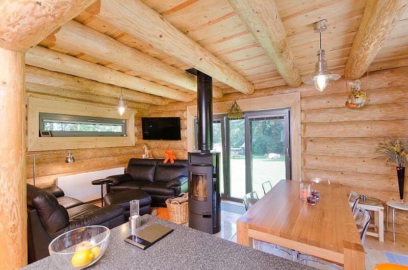 masivni-srub-interier