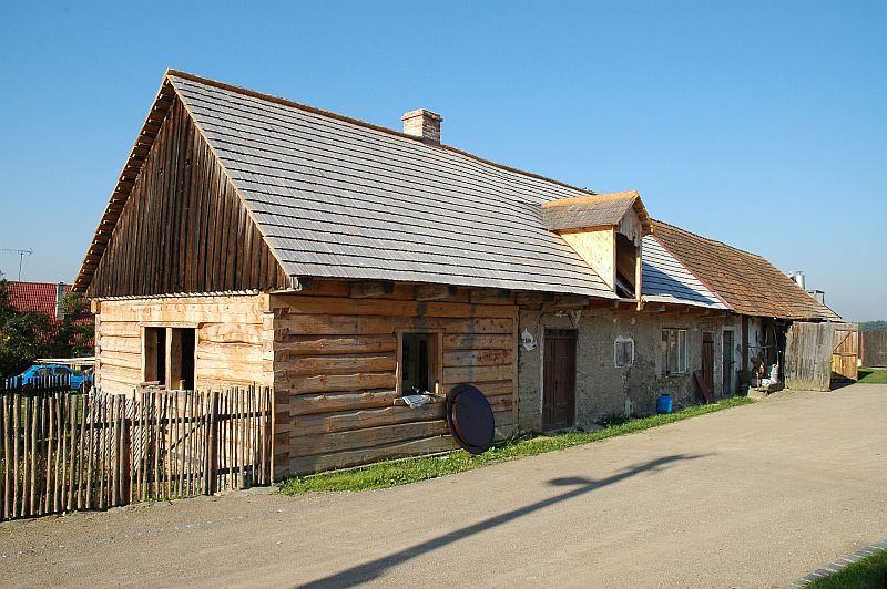 15-rekonstrukce-roubenky-cast-rekonstrukce-hotova