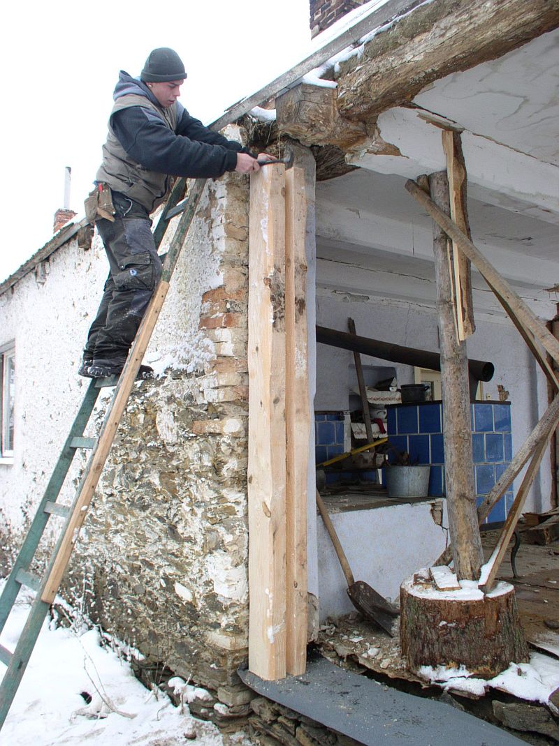 9-rekonstrukce-roubenky-prubeh-rekonstrukce