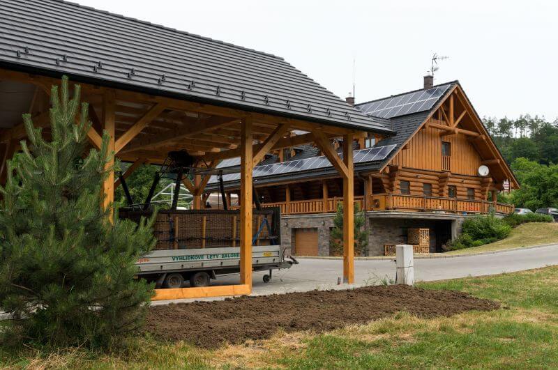 pozemek-a-okoli-srubu