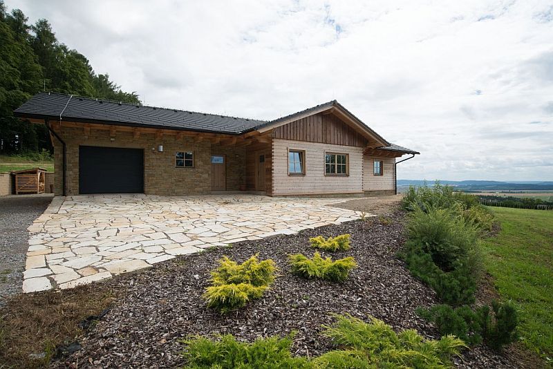 roubenka-BARTOS-garaz