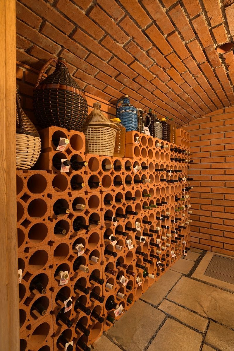 srubovy-bungalov-vinny-sklipek