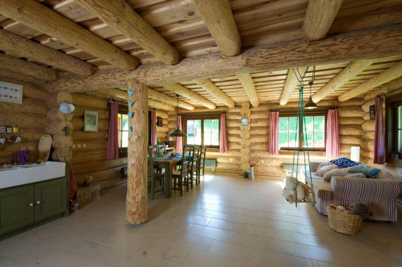 bytelny-srub-interier-prizemi