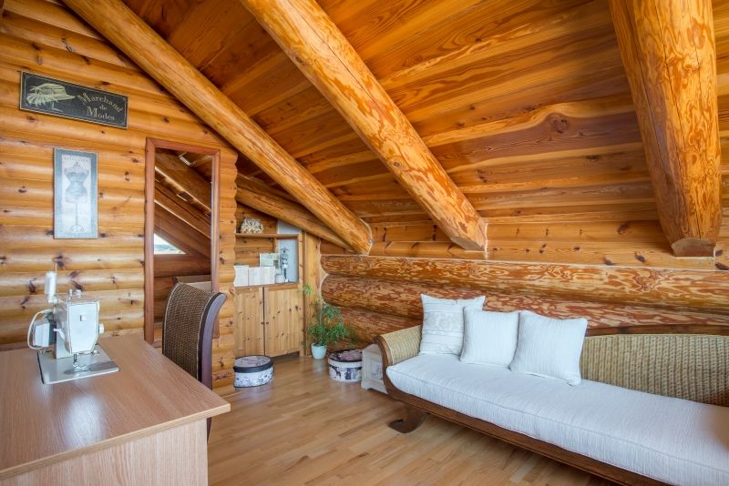 srub-a-ranc-Appaloosa-pokoj